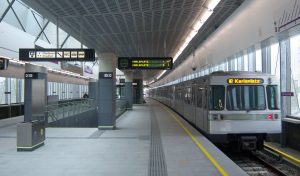 Külön metrókocsit javasolnak a nõknek Bécsben
