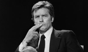 Petíció Alain Delon ellen