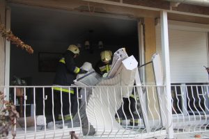 Újabb karácsonyfatûz Székesfehérváron - ne gyújtsunk csillagszórót!