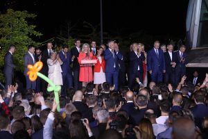 Tizenhárom képviselõi hellyel a Fidesz-KDNP nyerte az EP-választást, a DK négy, a Momentum kettõ, az MSZP-Párbeszéd és a Jobbik egy-egy mandátumot szerzett