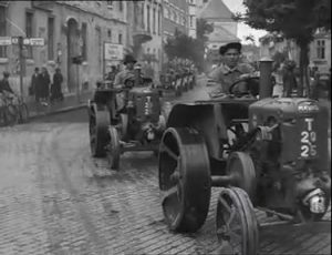 Ezt látta már? Traktor átadás Székesfehérváron - anno...