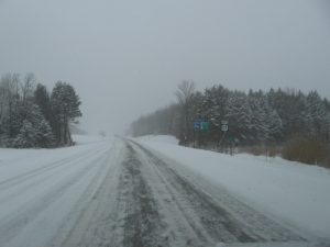 Kisteherautó borult fel Csákberény és Csákvár között