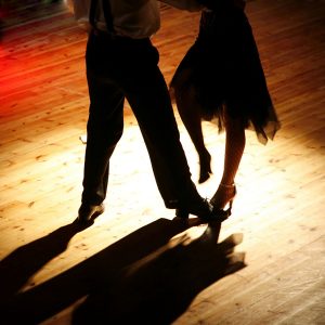 Kezdõ társastánc tanfolyam indul Móron
