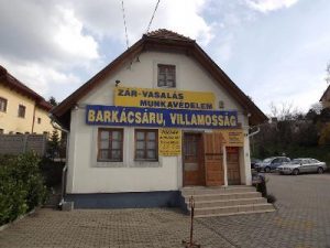 Munkatársat keresnek Móron