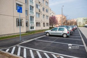 Megújult parkolók