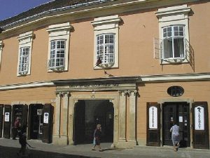 Ezekkel folytatódik a Kodolányi Szabadegyetem