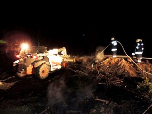 Kétszer vonultak hétfõn az oroszlányi tûzoltók - Képgalériával
