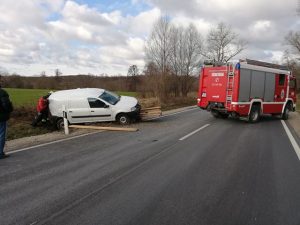 Félpályás útlezárás baleset miatt a 81-esen Mór közelében - Frissítve!