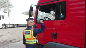 Röntgen kamionnal ellenõriztek a 81-esen Keréktelekinél