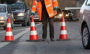 Jövõ héten elkezdõdik a Berényi úton a temetõ felõli két sáv bontása