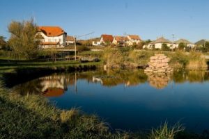 A középkor meghatározó települése a környéken: Sukoró