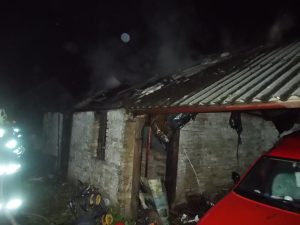 Két helyen oltottak hétvégén a kisbéri tûzoltók - Képgalériával