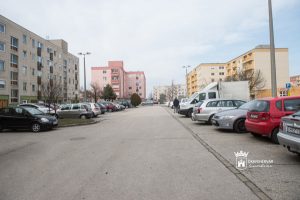 Folytatódnak az út- és parkolóépítések