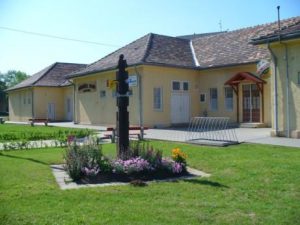 Nõnapi Bál Oroszlányban