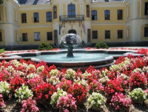 Csoportos kiállítás a Lamberg-kastélyban