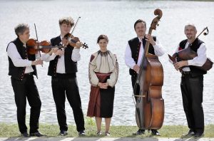 A Kákics Együttes mûsora Móron