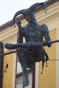 Sokak kedvence a belvárosban: Mujkó szobra - és amit tudni érdemes róla