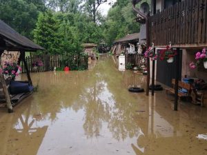 Képek a bakonycsernyei árvízrõl