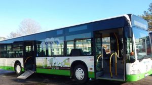 Budapest és Kisbér között közlekedõ autóbusz balesete