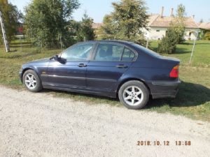 Körözött gépkocsiról szerelte le a hatósági jelzéseket