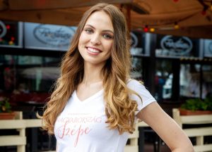 A budaörsi szépségkirálynõ jelölt a korona várományosa