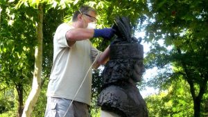 Megújuló szobor és programok