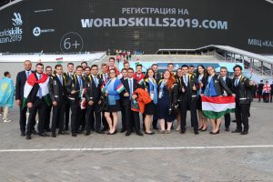 Aranyérmet szerzett Simon Krisztián bútorasztalos a szakmák világversenyén