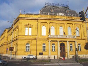 Nyolc év fegyházat kapott a buszmegállóban várakozókra lövöldöző székesfehérvári férfi