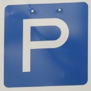 Személyes használatú cégautókra is érvényes lesz a kedvezményes parkolási bérlet