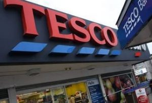 Lengyelországból kivonul, nálunk megmarad a Tesco