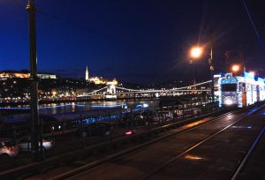 A fényvillamos november 26. és január 6. között közlekedik Budapesten