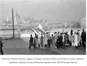 Lengyelország példát mutat, kövessük a magyar utat! - jelszó 1956. október 23-án a Bem szobornál