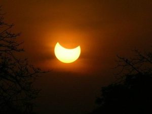 Tilos a Napba nézni október 25-én!