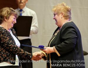 Magyarországi Németségért Arany Dísztűt vehetett át a budaörsi Tóth Györgyné Bencze Mária