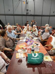 Nyugdíjasok Zenés-táncos összejövetele a Jókaiban