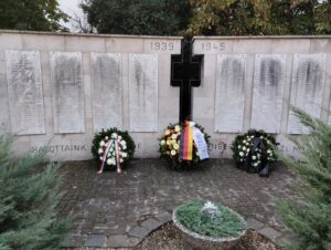 Német hadisírgondozók jártak Budaörsön