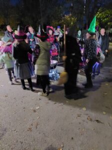 Boszorkány hétfő a lakótelepen