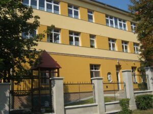 A budaörsi Mindszenty Iskola 30 éves