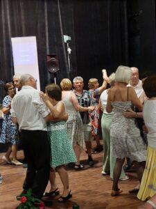Félévzáró zenés klubdélután