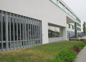 Szeptember 1-től tilos a diákoknak bevinni vagy használni