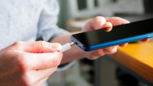 Hogyan tesszük tönkre a telefonunk akkumulátorát?