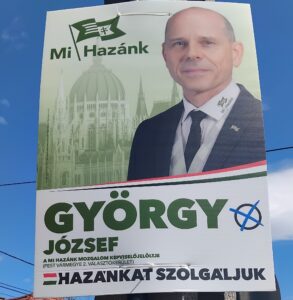 Jogsértők a Mi Hazánk plakátjai Budaörsön