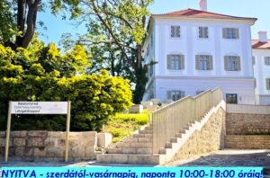 A savanyúvíz, postakocsik, gőzhajók, Anna-bálok múzeuma Füreden